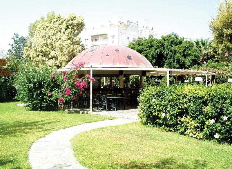 Jasmine Hotel Apartments Limassol Bagian luar foto